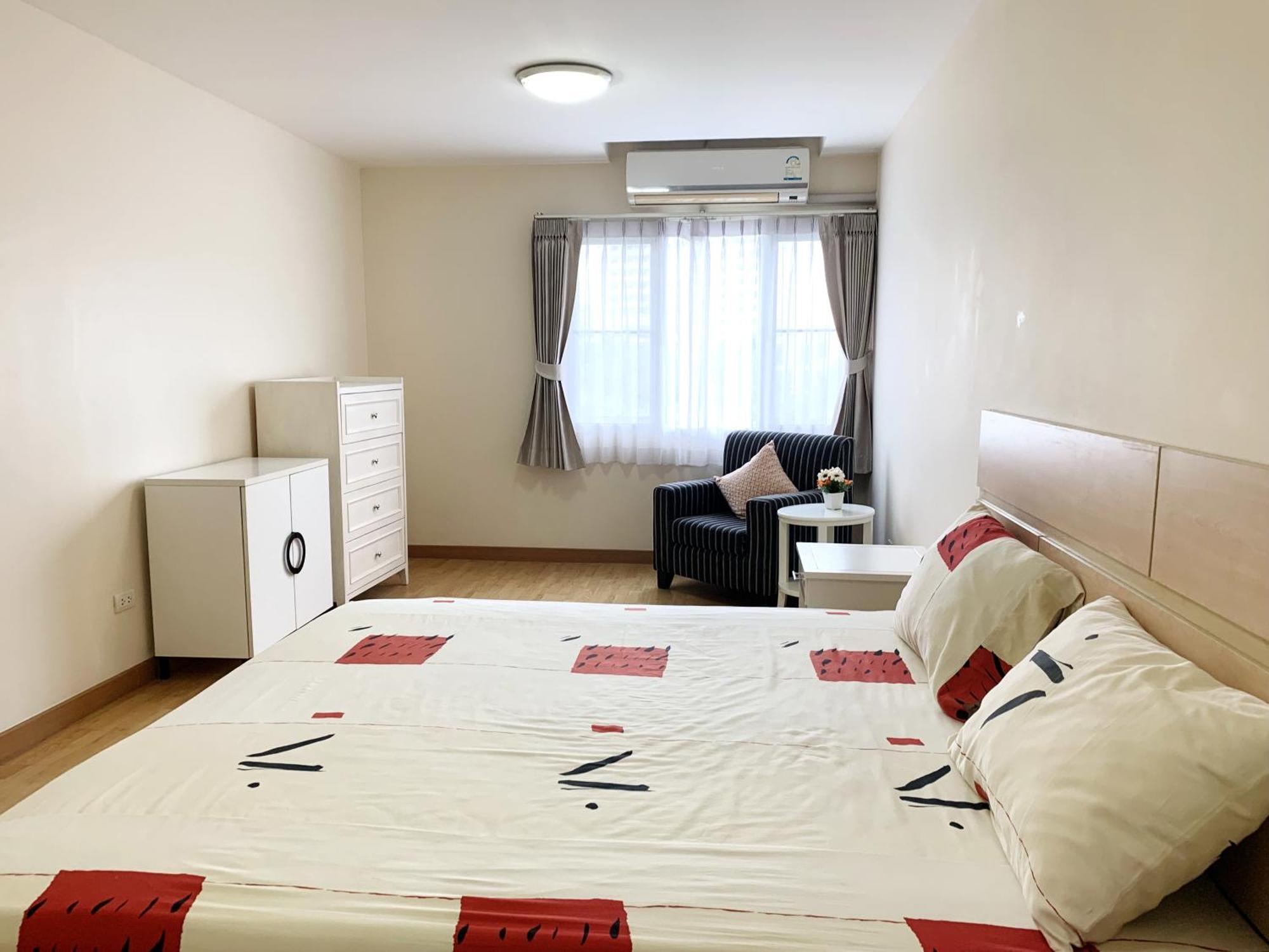 Charming Resident At Ekkamai From Studio Unit Up To 2 Bedroom Apartment Bangkok Exterior photo